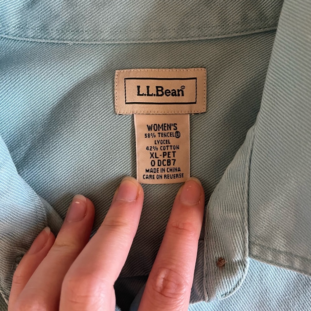 L. L. Bean Vintage Light Blue Button Down Shirt Jacket - Picture 3 of 4